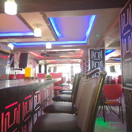 Royal Prince Hotel, Meru Екстериор снимка