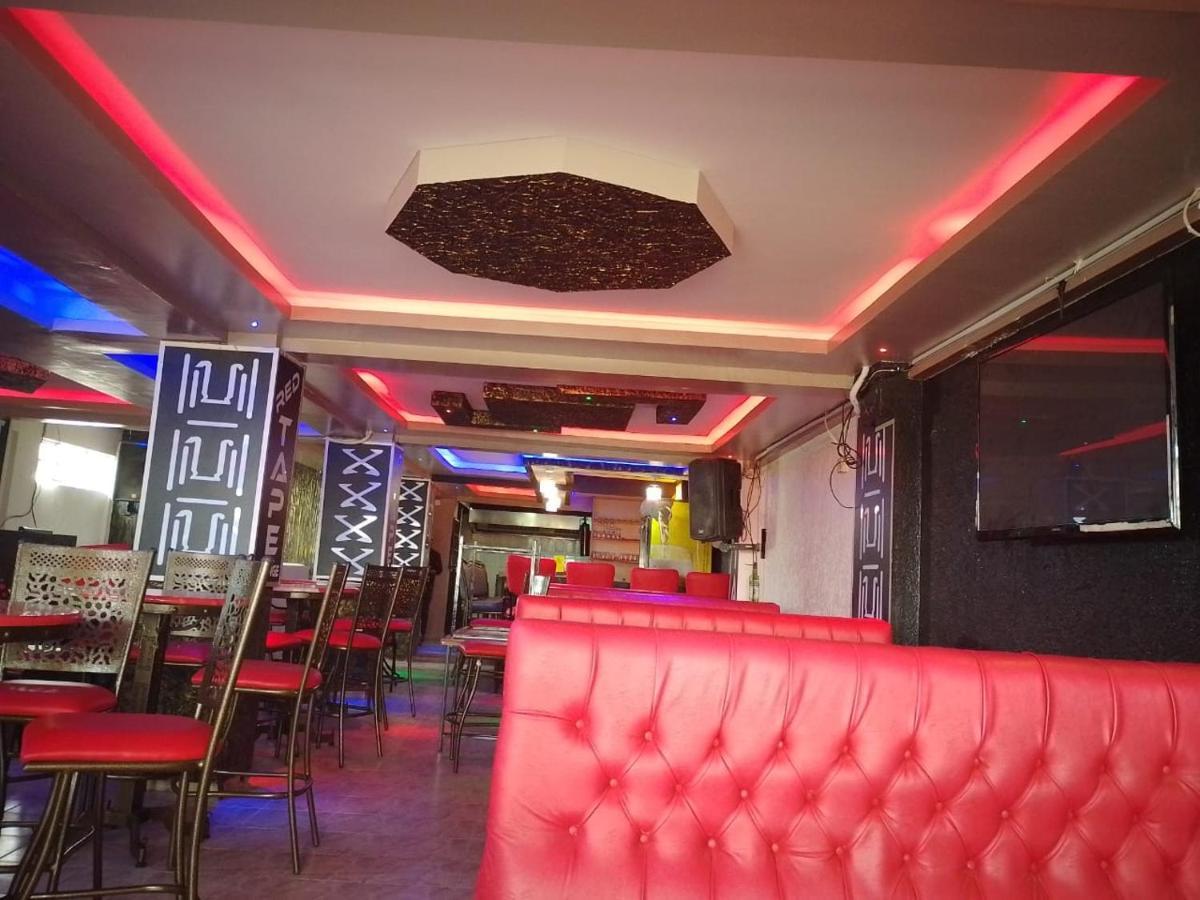 Royal Prince Hotel, Meru Екстериор снимка
